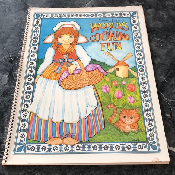1981 Miriam B Loos Worlds of Cooking Fun - Picture 1 of 7